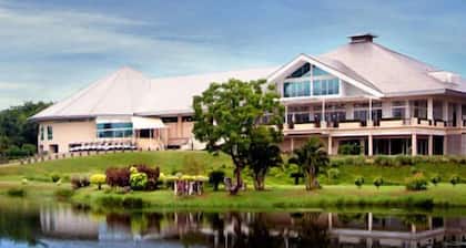 Uniland Golf & Resort