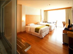 Superior Twin Room, 1 Bedroom, Balcony | Minibar, in-room safe, desk, soundproofing