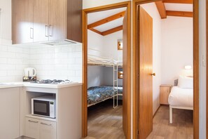 2 chambres, fer et planche Ă repasser, draps fournis