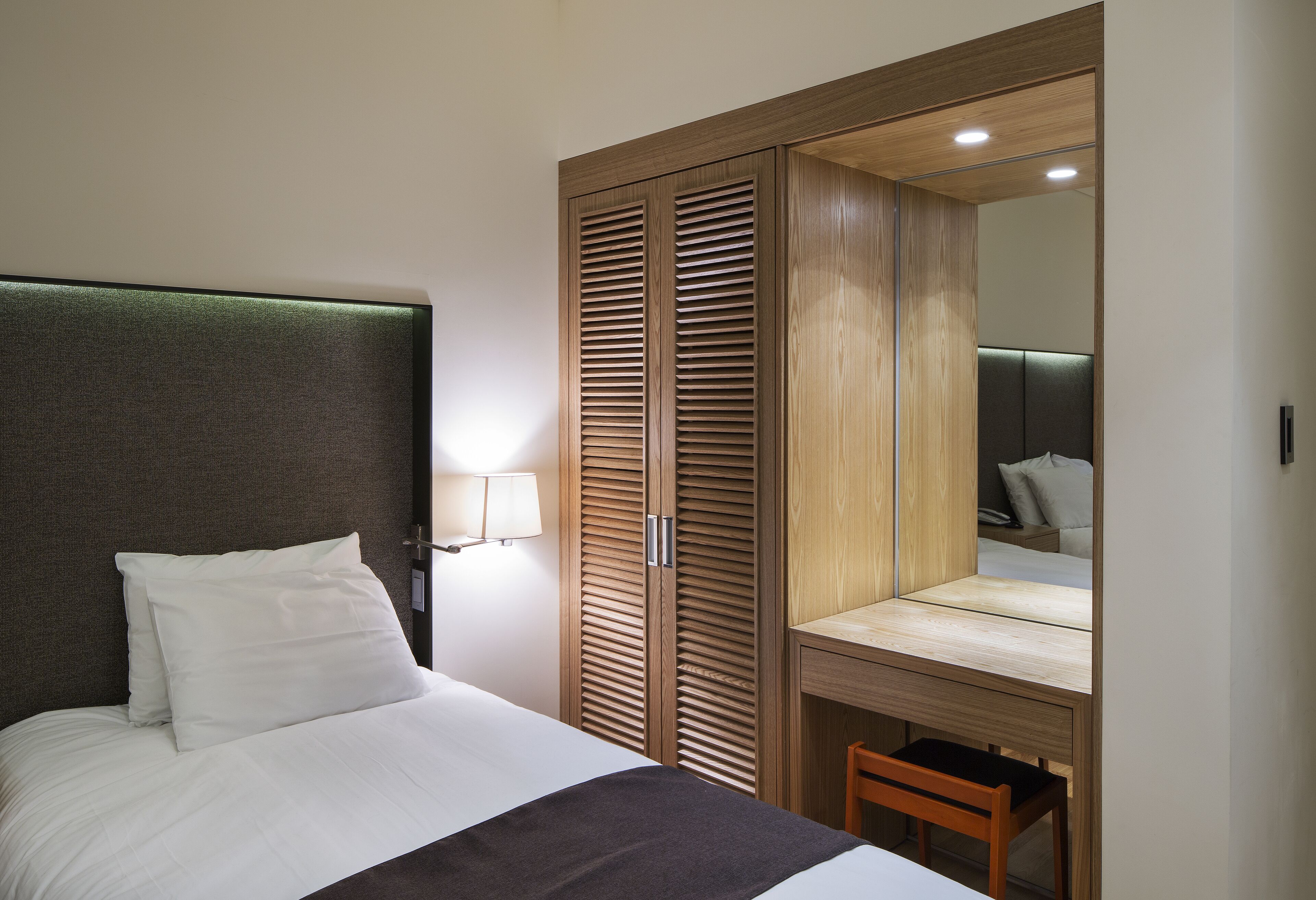 standard twin room | blackout curtains, free wifi, bed sheets