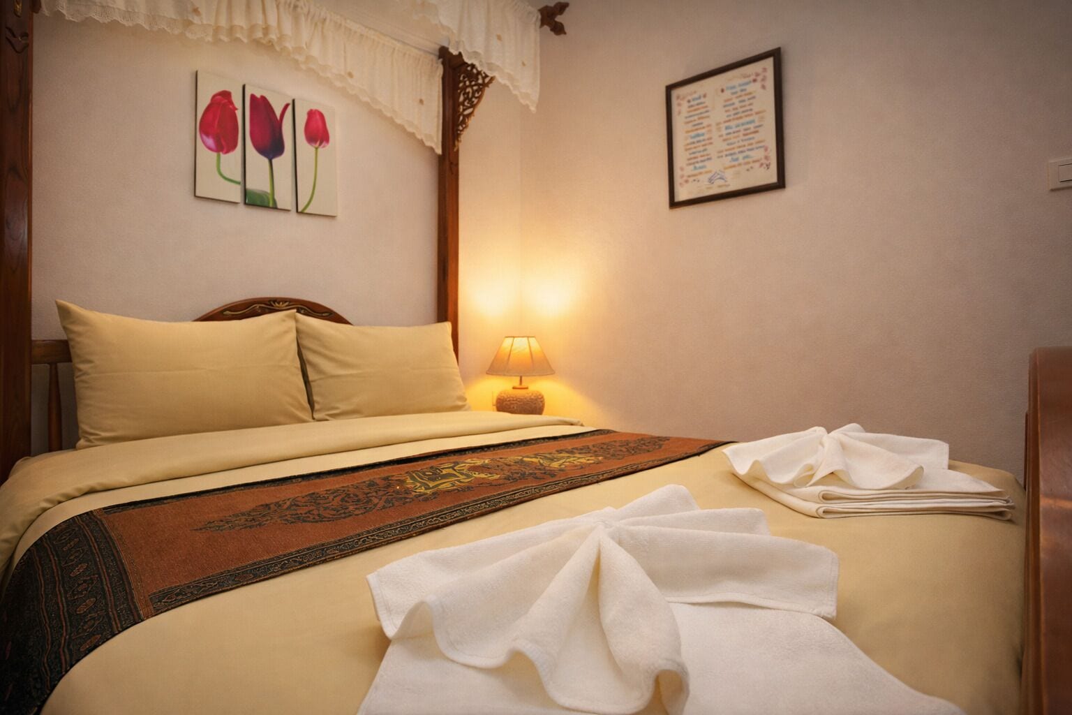 Ropa de cama hipoalergénica, minibar, escritorio y wifi gratis 