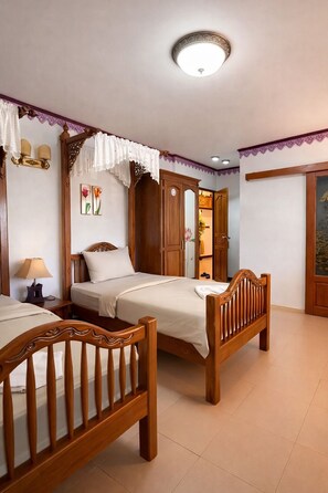 Superior Twin Room | Hypo-allergenic bedding, minibar, desk, free WiFi - Ban Aothong Hotel (Trang)