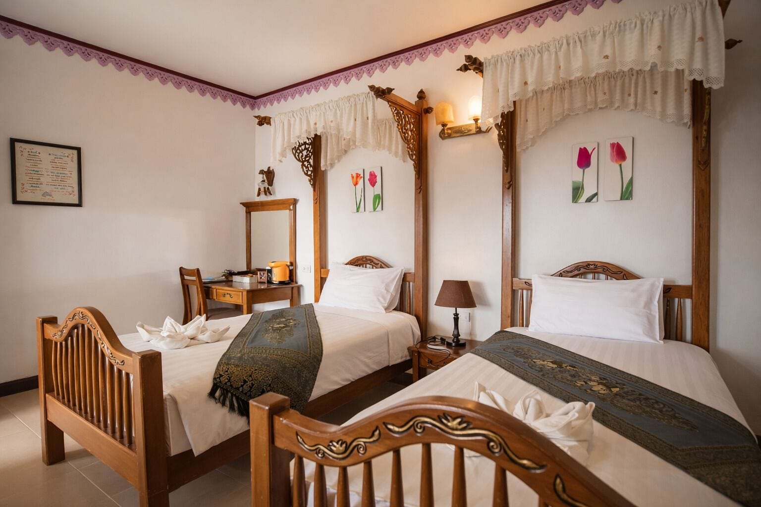 Ropa de cama hipoalergénica, minibar, escritorio y wifi gratis 