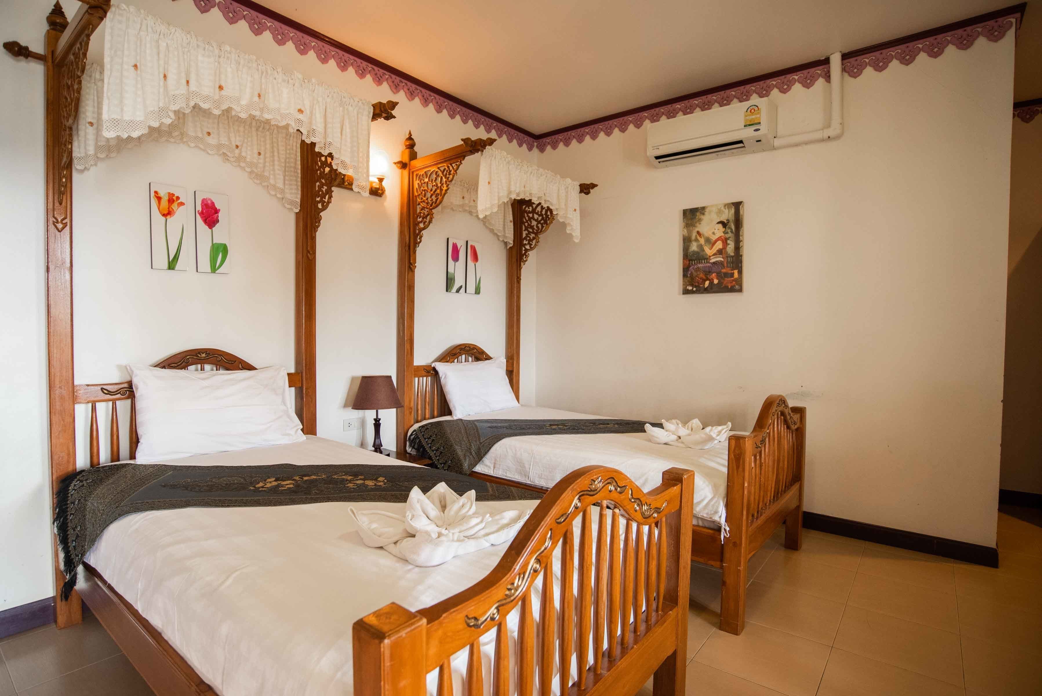 penthouse twin room | hypo-allergenic bedding, minibar, desk, free wifi