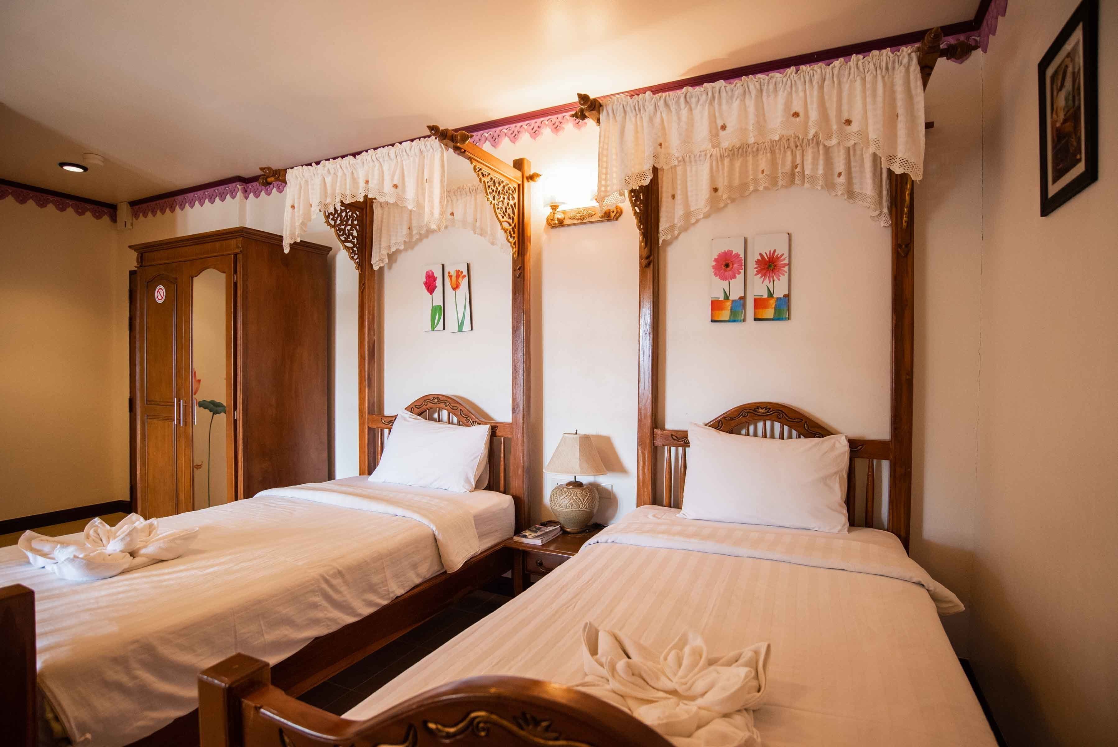 Ropa de cama hipoalergénica, minibar, escritorio y wifi gratis 
