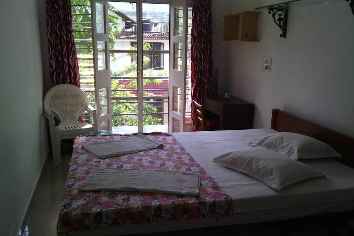 Premium bedding, pillowtop beds, in-room safe, desk