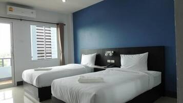 Twin Room | Desk, free WiFi