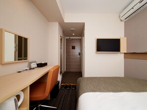 Desk, soundproofing, iron/ironing board, free WiFi - Super Hotel Premier Akasaka (Tokyo)