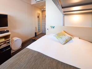 Bureau, chambres insonorisées, fer et planche à repasser, Wi-Fi gratuit