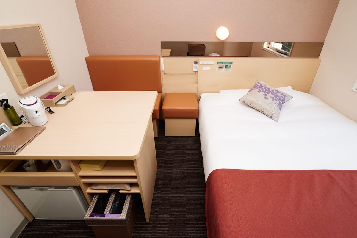 Bureau, chambres insonorisées, fer et planche à repasser, Wi-Fi gratuit