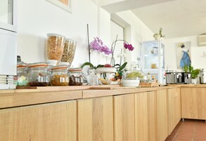 Daily buffet breakfast for a fee