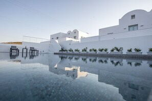 Panoramic Villa, 6 Bedrooms, Jetted Tub, Beachside