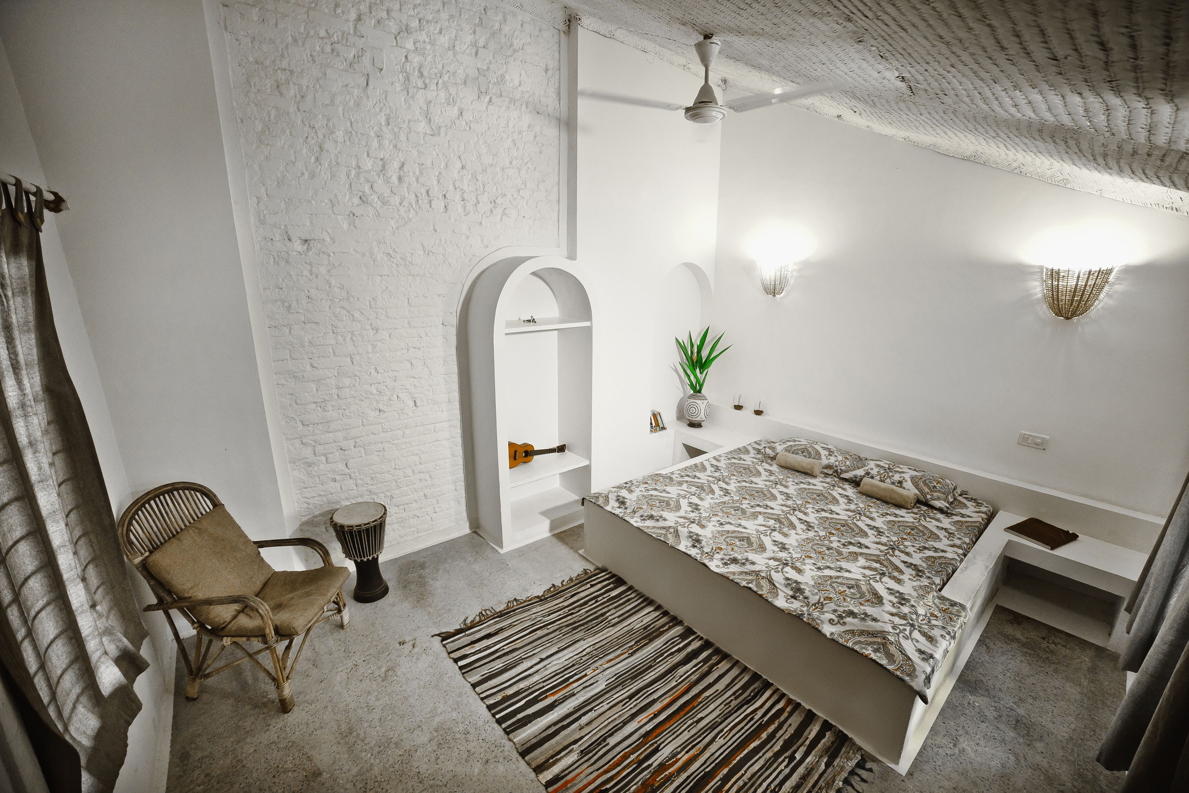 deluxe room, 1 double bed | in-room safe, iron/ironing board, rollaway beds, free wifi