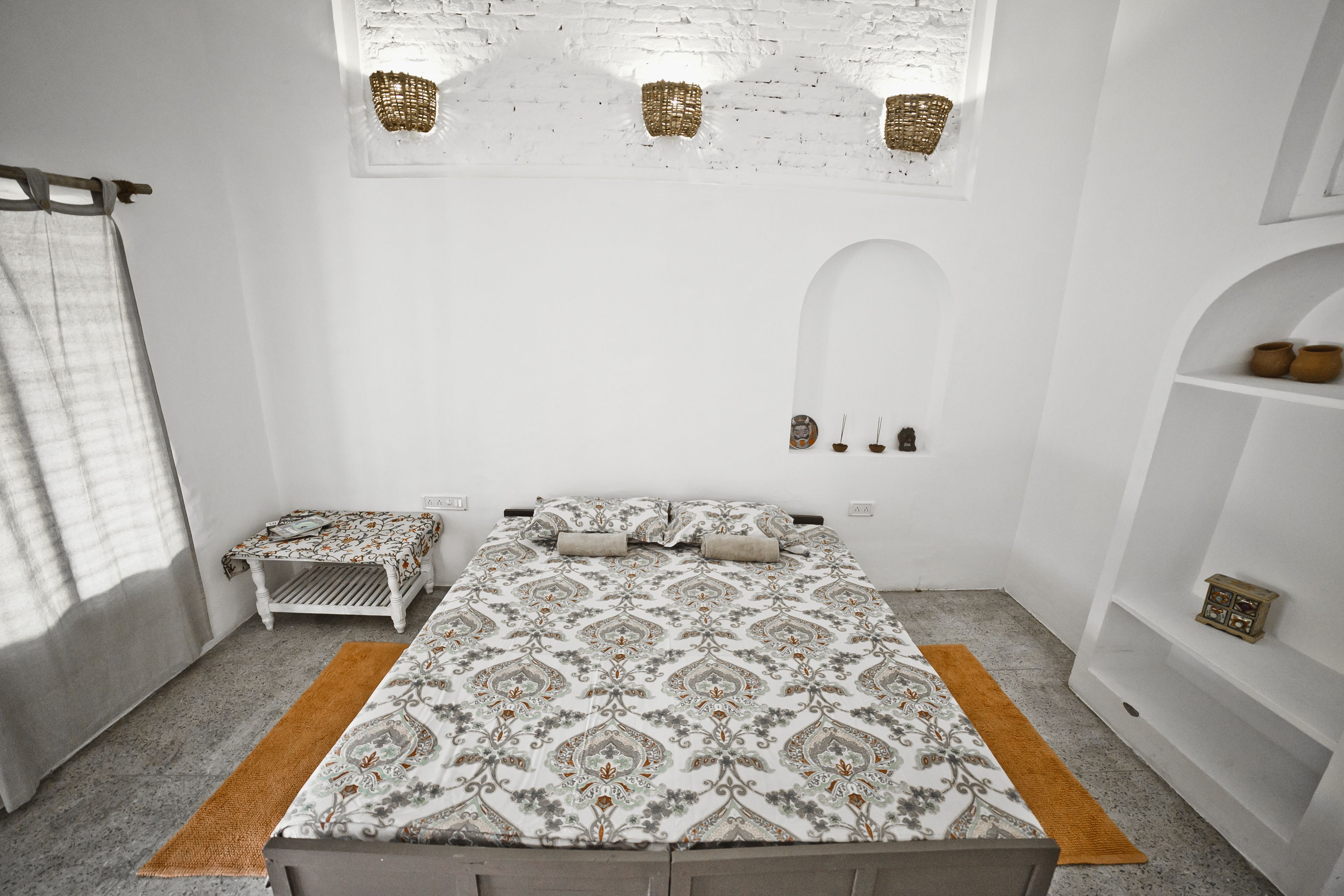 deluxe room, 1 double bed | in-room safe, iron/ironing board, rollaway beds, free wifi