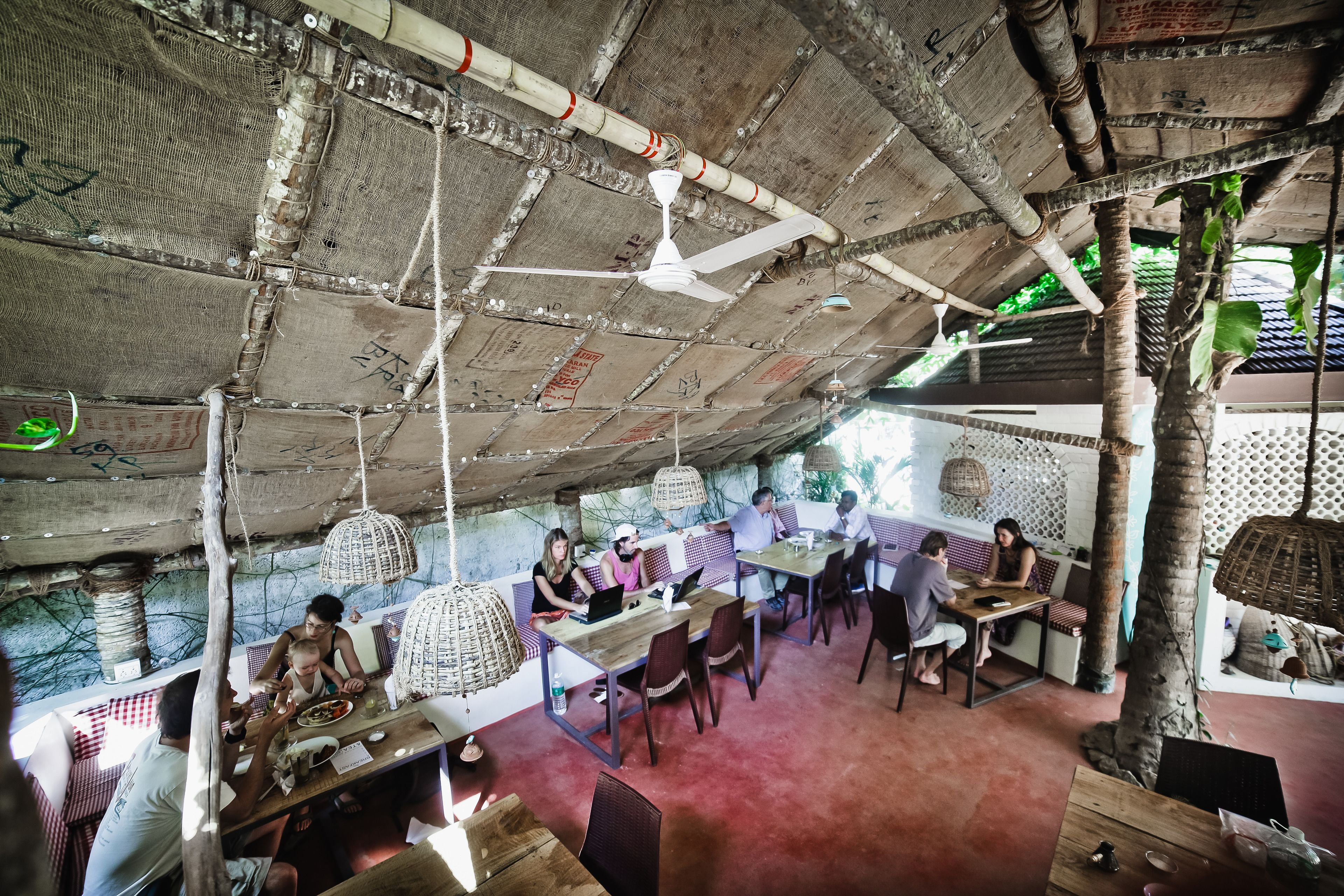 lunch and dinner served, international cuisine