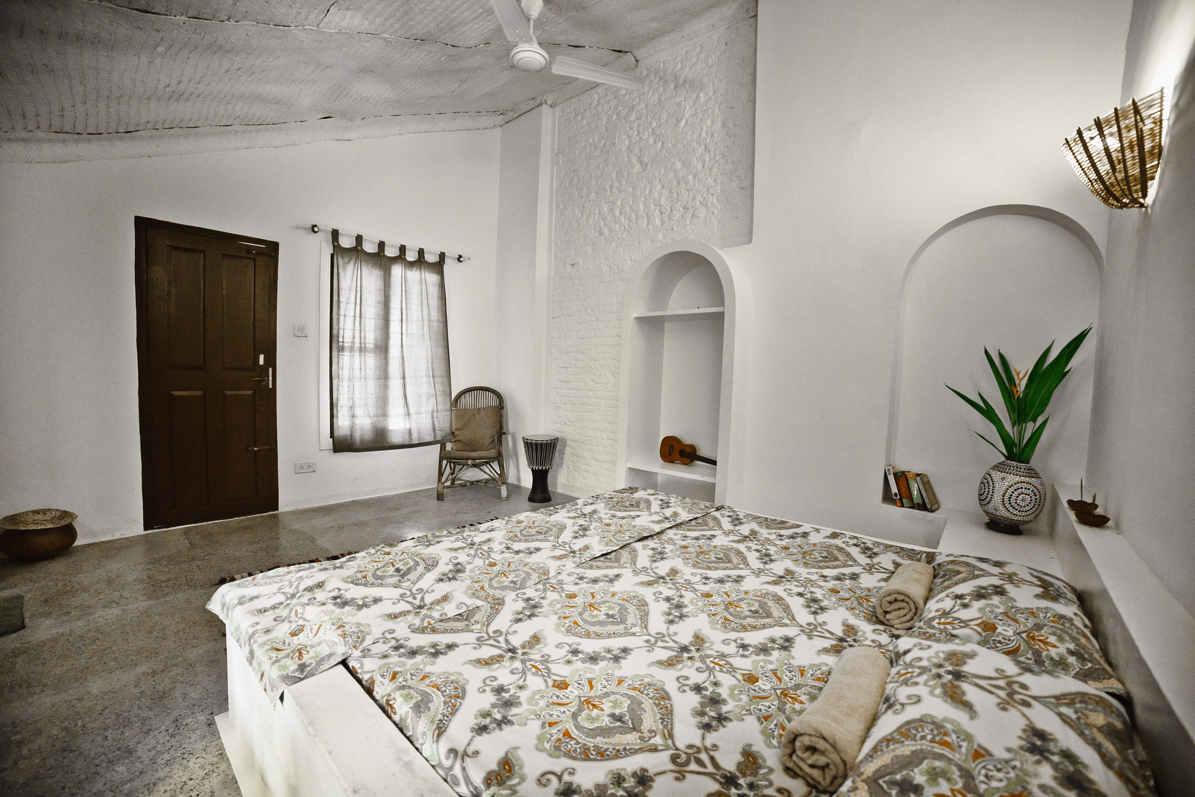 deluxe room, 1 double bed | in-room safe, iron/ironing board, rollaway beds, free wifi