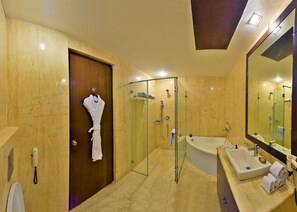 Suite | Bilik Mandi | Pancuran mandi, kelengkapan dandanan diri berjenama, pengering rambut 