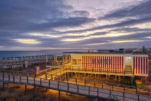 Breakfast, lunch and dinner served - Pestana Alvor South Beach, Premium Suite Hotel (Portimão)