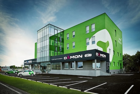Exterior. eee Hotel MARCHTRENK