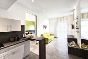 Apartamento standard, cozinha | Cozinha privada | Máquina de café expresso, cafeteira/chaleira