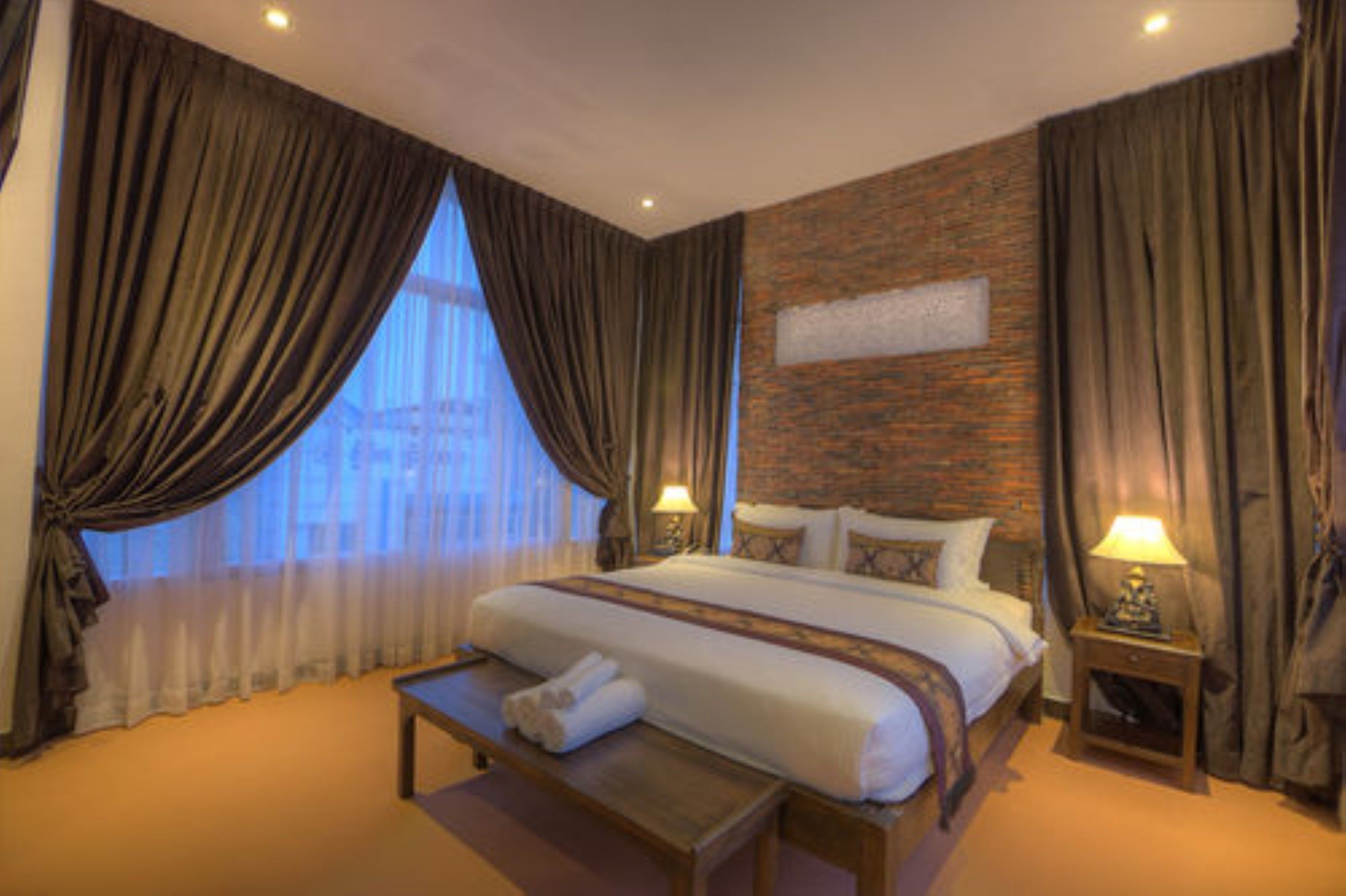 junior suite | 1 bedroom, premium bedding, minibar, in-room safe