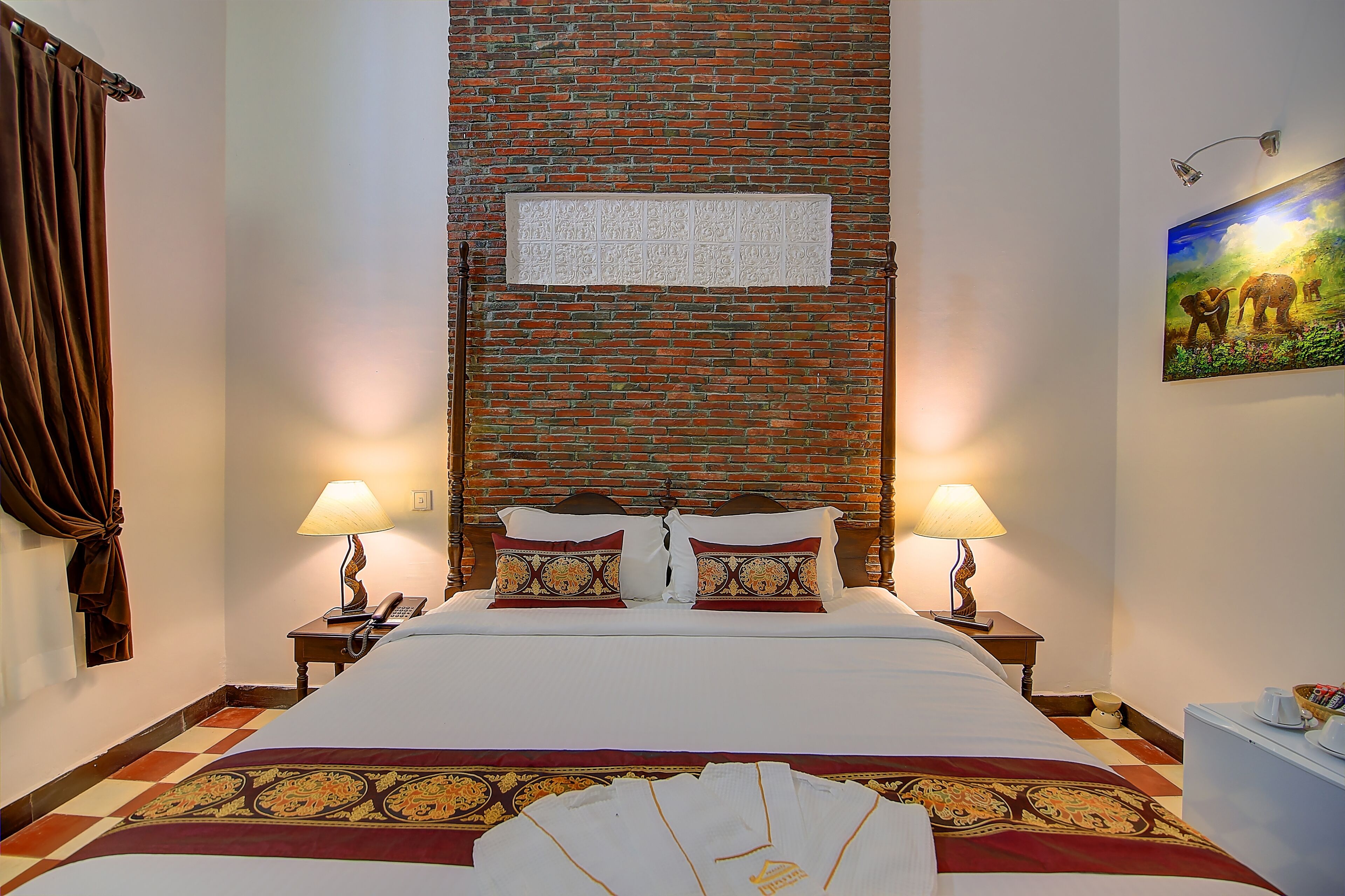 double room | 1 bedroom, premium bedding, minibar, in-room safe