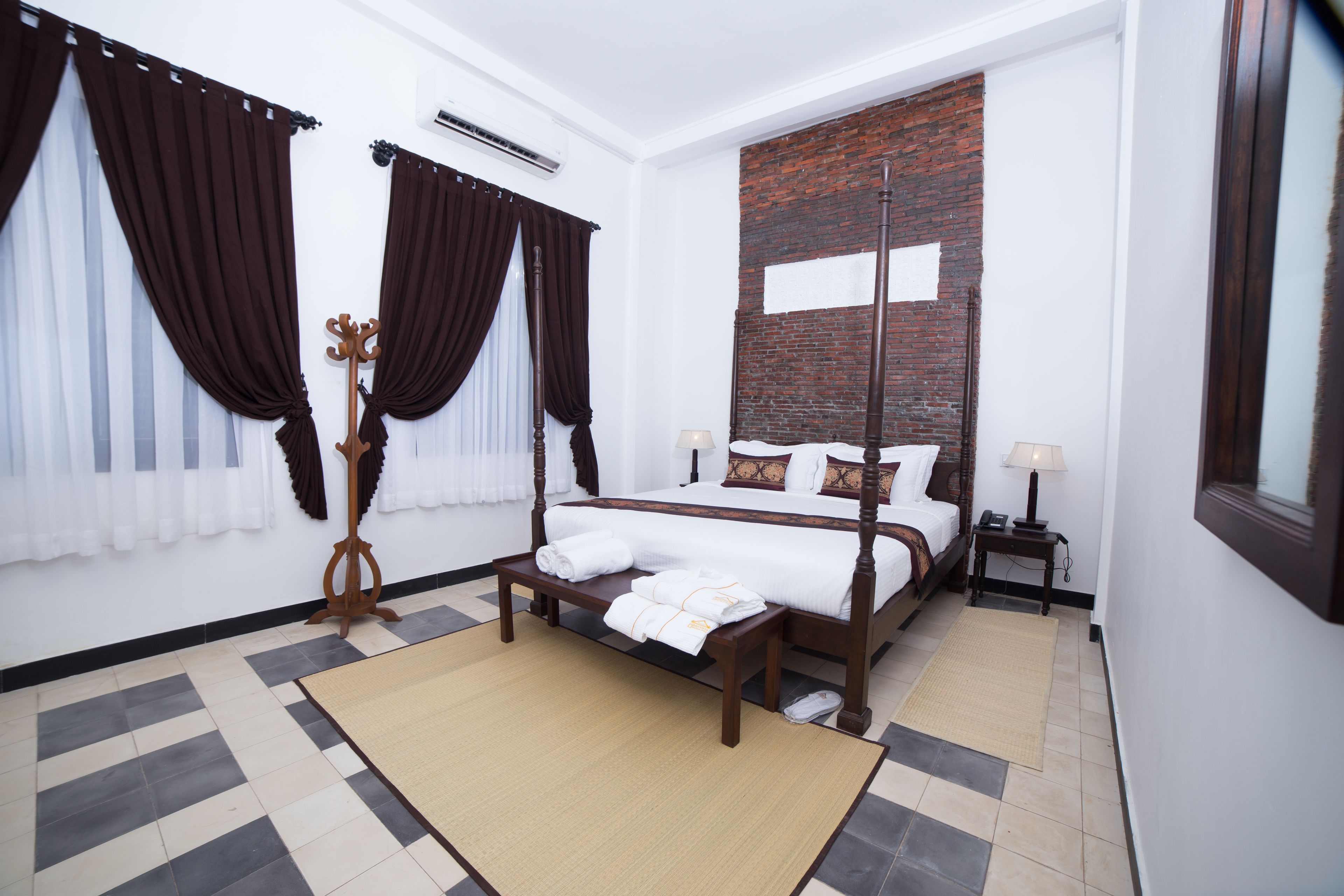 junior suite | 1 bedroom, premium bedding, minibar, in-room safe