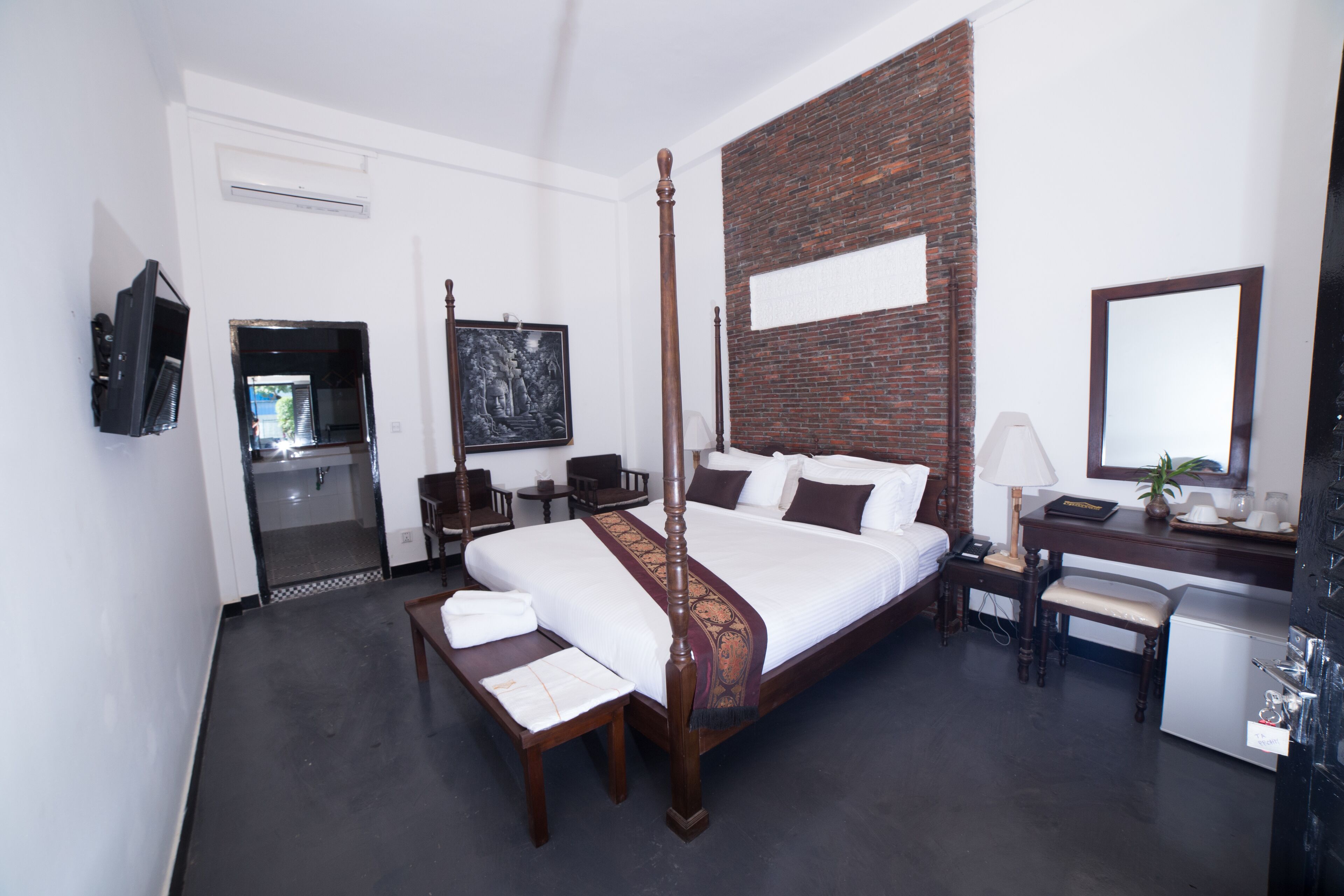 double room | 1 bedroom, premium bedding, minibar, in-room safe