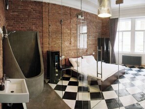 時尚公寓, 2 間臥室, 2 間浴室, 城市景觀 | 客房內保險箱、書桌、筆電工作空間、熨斗/熨衣板