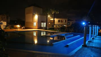 Indoor pool, outdoor pool