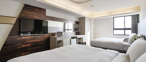 Desk, soundproofing, free WiFi, bed sheets