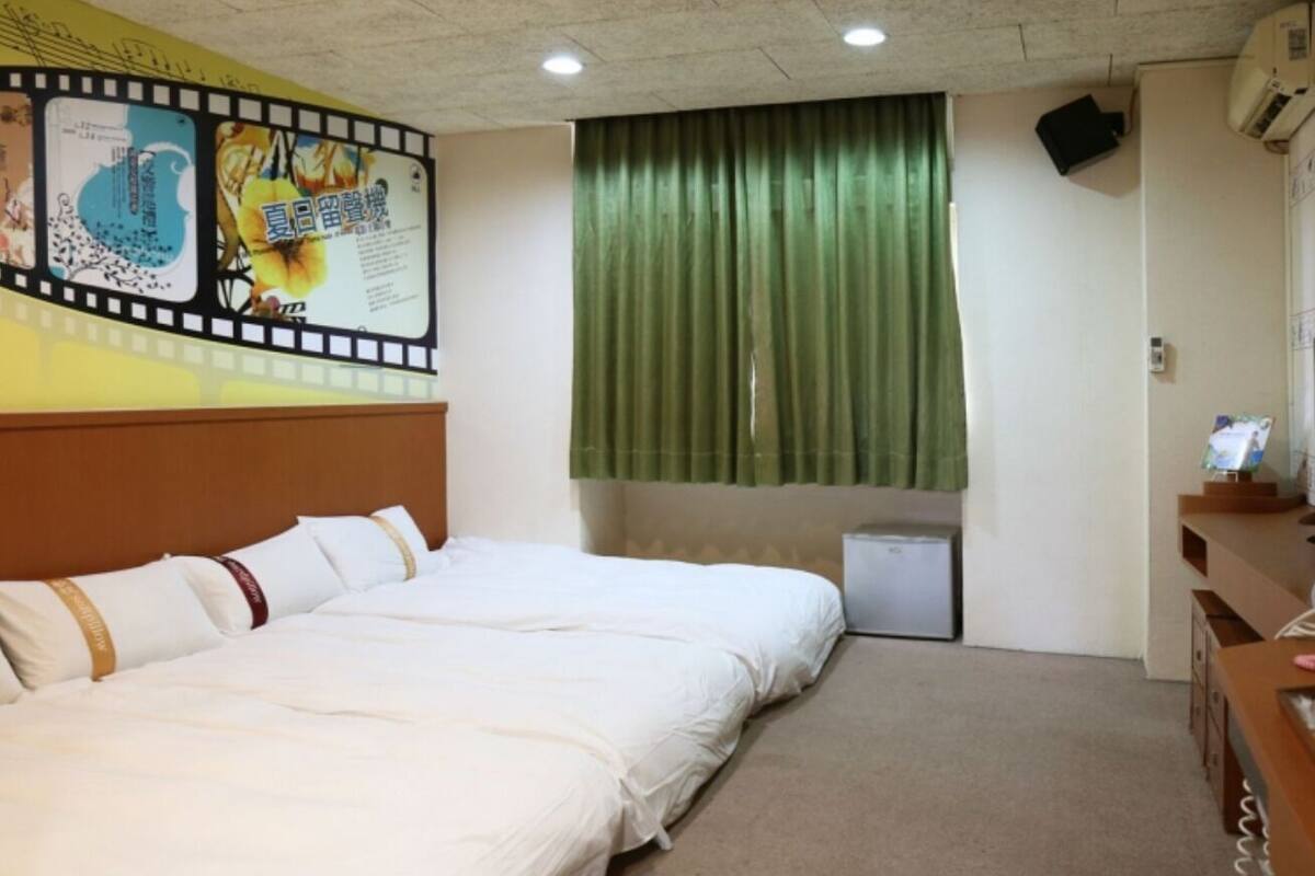Chambre familiale | Coffre-fort pour ordinateur portable, bureau, rideaux d’obscurcissement