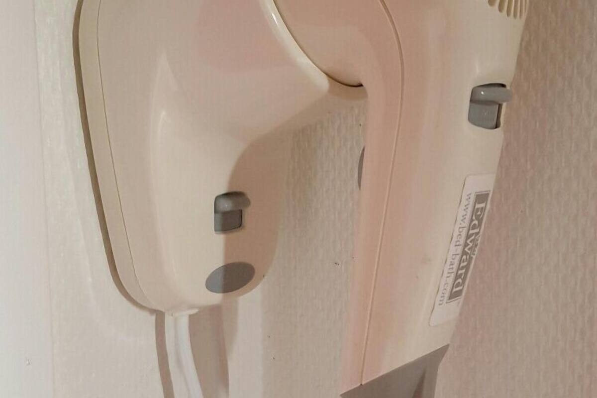 Ducha, secador de pelo, toallas