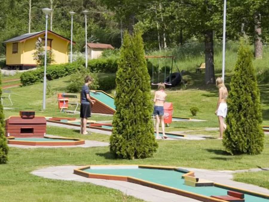 Mini-golf