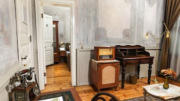 Suite | Wohnbereich | LCD-Fernseher