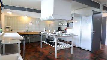 Fridge, microwave
