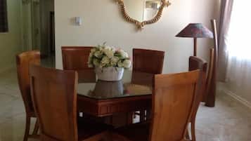 Appartement Duplex Romantique, 1 lit double, non-fumeurs | Bureau, Wi-Fi gratuit