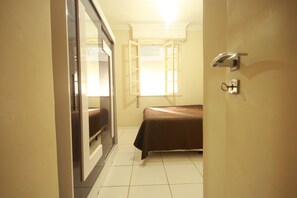 3 bedrooms, iron/ironing board