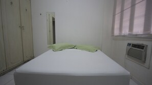 3 habitaciones y tabla de planchar con plancha 