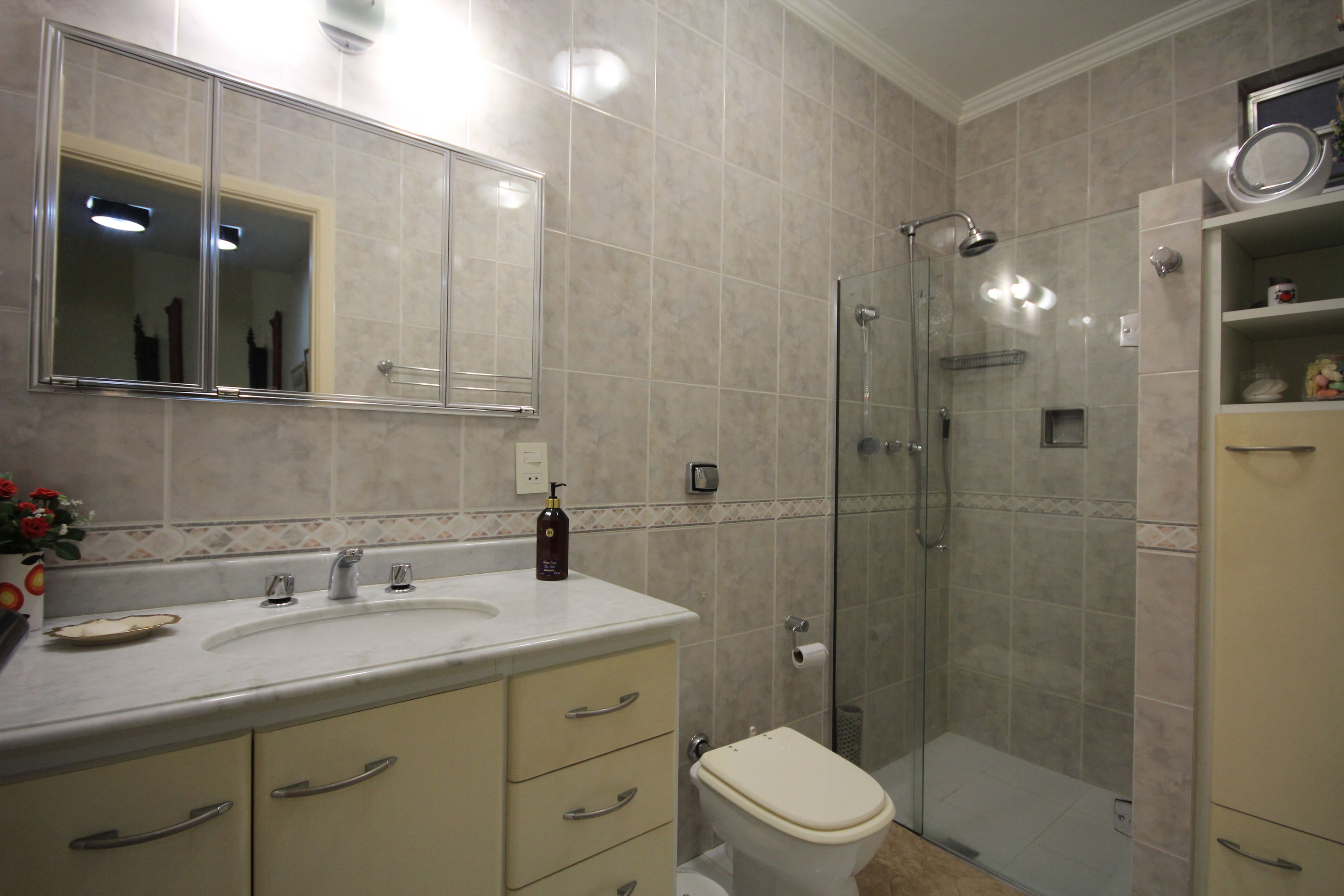 Apartemen Standar, 2 kamar tidur, dapur, tepi pantai | Kamar mandi | Shower dan handuk
