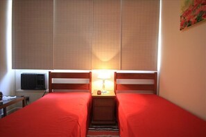 Standard Apartment, 2 Bedrooms, Kitchen, Beachside | 2 bedrooms, iron/ironing board, free WiFi