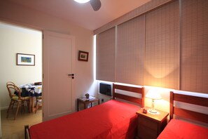 Standard Apartment, 2 Bedrooms, Kitchen, Beachside | 2 bedrooms, iron/ironing board, free WiFi - Visconde 204 (Rio de Janeiro)