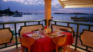 Breakfast, lunch and dinner served  - Glistening Waters Hotel (Falmouth)