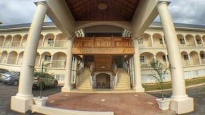 Exterior - Glistening Waters Hotel (Falmouth)