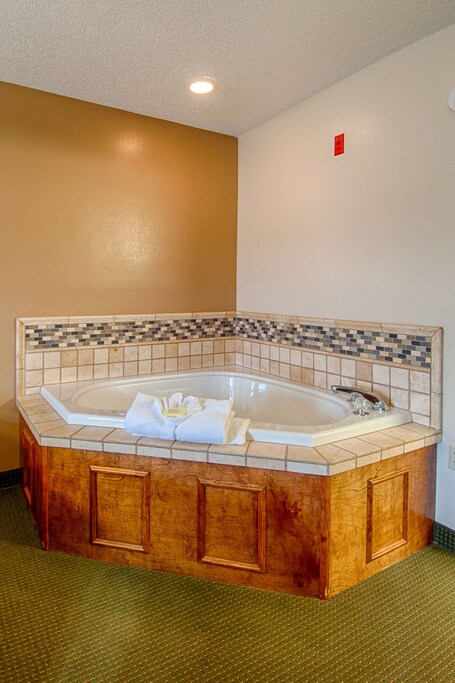 Park Tower Inn - Image 5