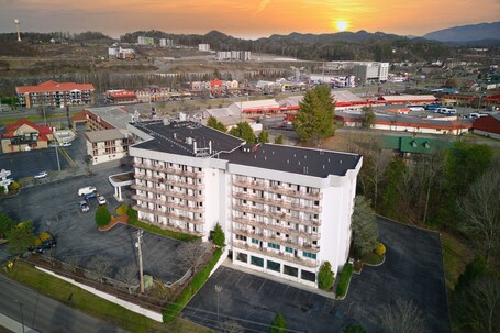 Park Tower Inn - Image 8