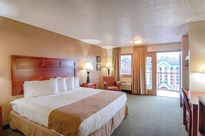 Iron/ironing board, free WiFi, bed sheets - Park Tower Inn (Pigeon Forge)
