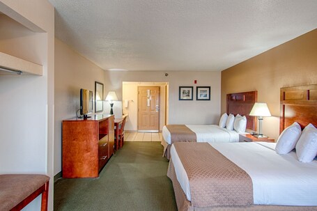 Park Tower Inn - Image 37