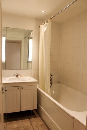 Free toiletries, towels
