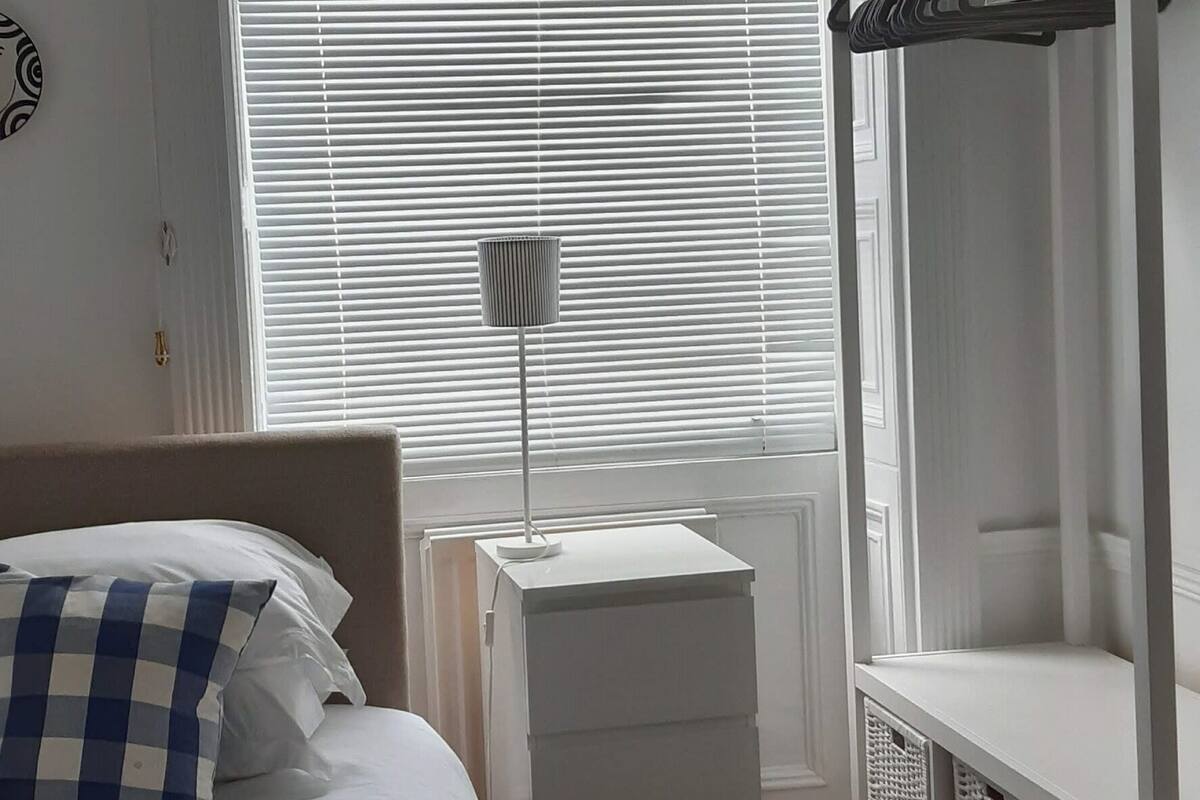 Superior Apartment, 2 Bedrooms, Non Smoking (Sleeps 4) | 1 bedroom, in-room safe, desk, iron/ironing board